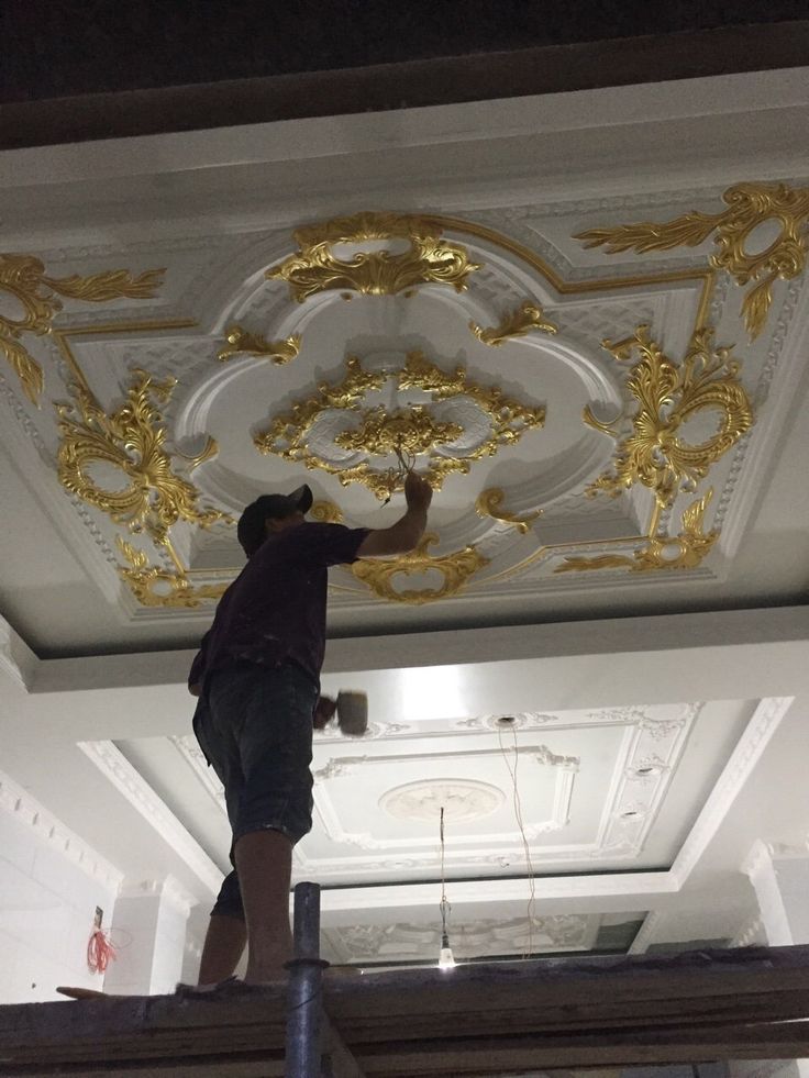 Để thi công mâm trần đạt chuẩn, bạn cần tuân thủ một quy trình rõ ràng, từ khâu chuẩn bị đến hoàn thiện. Dưới đây là các bước chi tiết: